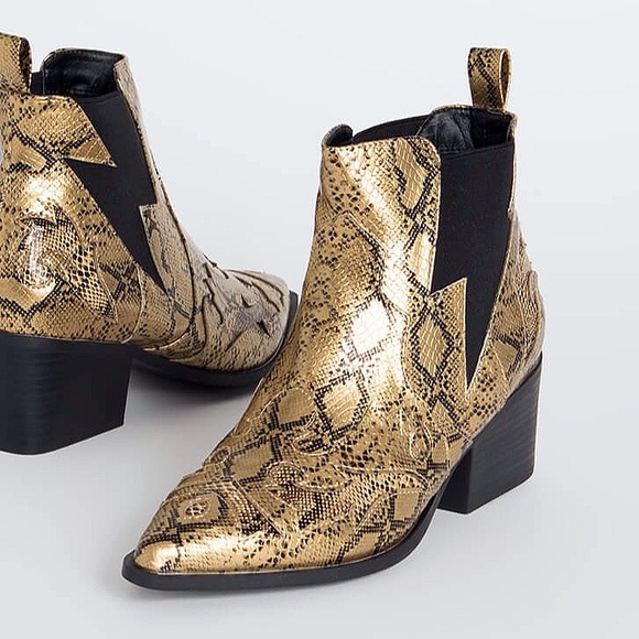 🆕GOLD BLACK CHUNKY HEEL POINTY SNAKESKIN BOOTIES! - Picture 8 of 9